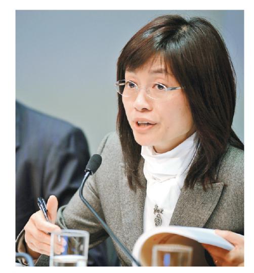 長遠財政計劃工作小組昨發表報告,預計本港最快在7年後出現結構性赤字。小組主席、財經事務及庫務局常任秘書長謝曼怡認為,未來最重要是控制開支增長,以及透過政策增加收入,避免結構性赤字。 (葉家豪攝) 長遠財政計劃工作小組昨發表報告,預計本港最快在7年後出現結構性赤字。小組主席、財經事務及庫務局常任秘書長謝曼怡認為,未來最重要是控制開支增長,以及透過政策增加收入,避免結構性赤字。 (葉家豪攝)