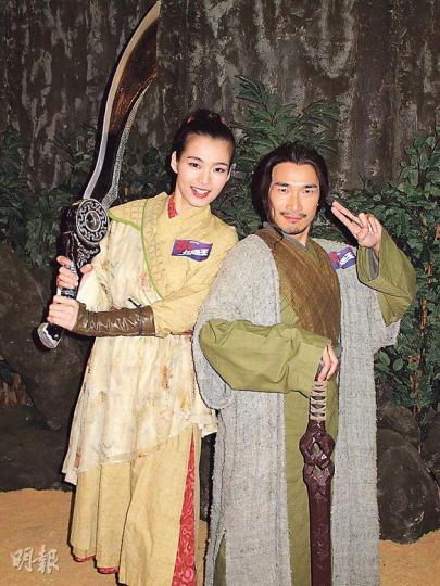 呂慧儀與泰臣著古裝錄影扮嘢節目《瀛真扮嘢王》，兩人飾演母子。（攝影/記者﹕孫慧莊）