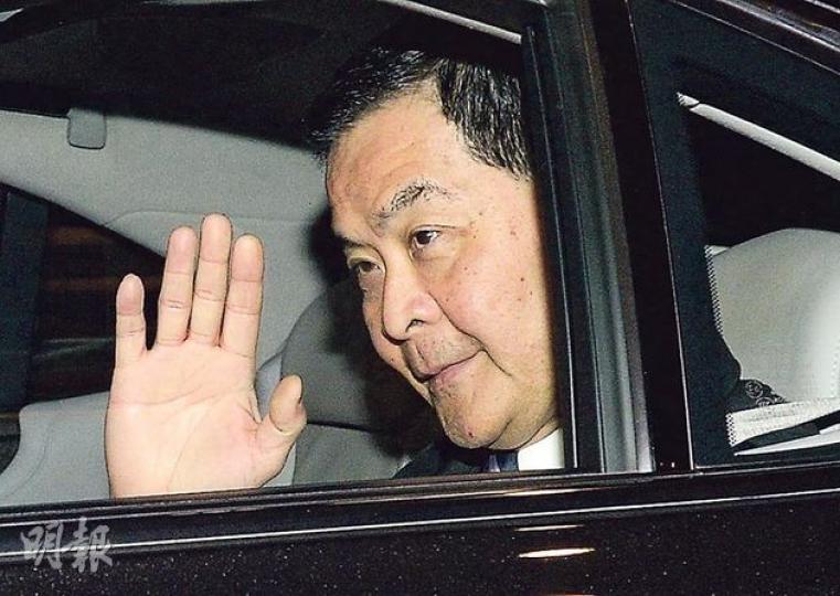 梁振英離京前表示，香港「高度自治」不會改變，毋須作無謂揣測。他昨晚從北京返回香港（圖）。（鄧宗弘攝）