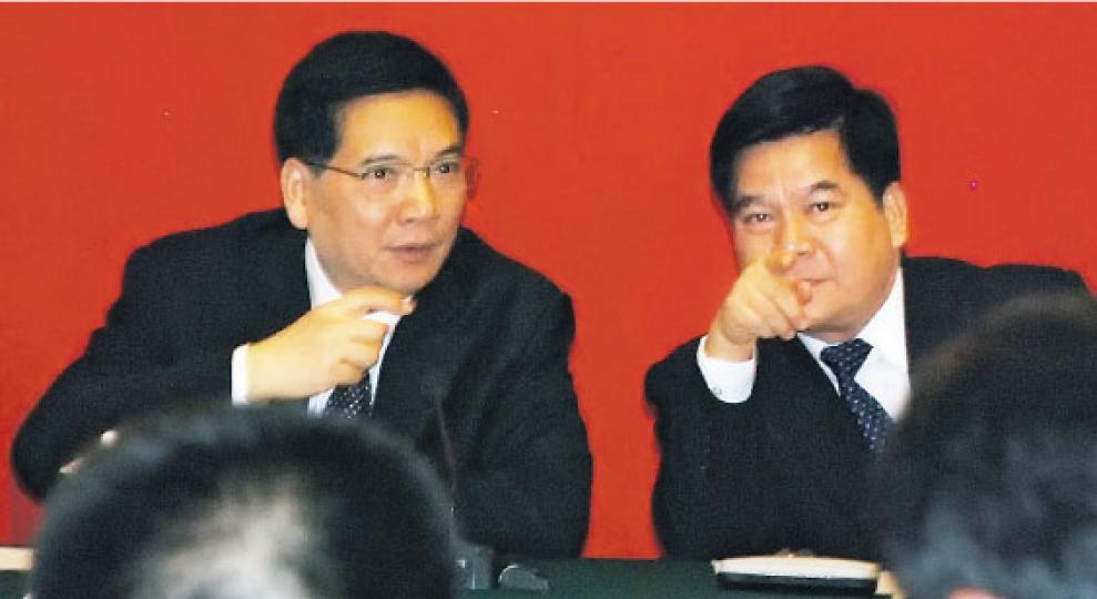 昨天人大雲南團對外開放，兩名主角省委書記秦光榮（左）、省長李紀恒（右）都對沈培平案不置一詞。（明報記者攝）（明報製圖）
