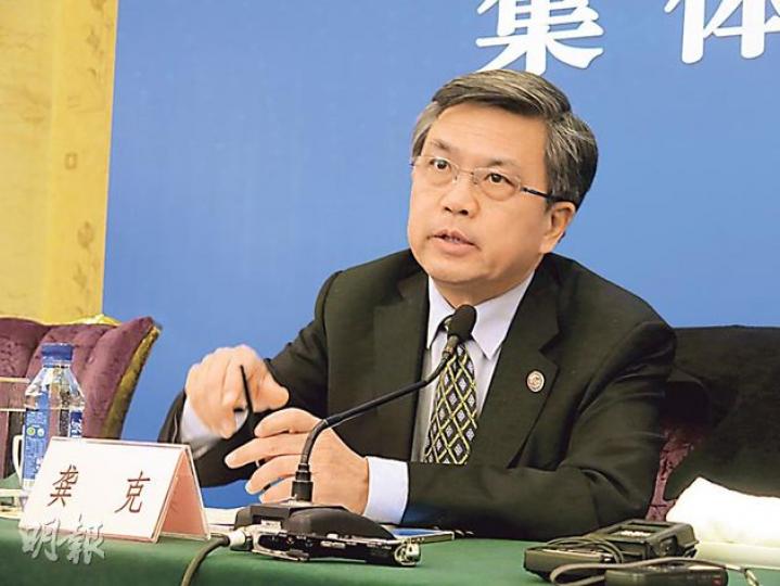全國人大代表、南開大學校長龔克稱，香港或歐美大學到內地辦學可緩解優質教育資源供給的嚴重不平衡。（明報記者攝）