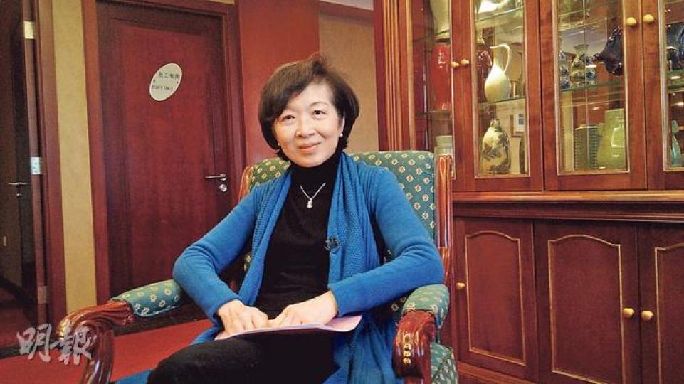 在北京出席人大會議的羅范椒芬（圖）認為，向立法會議員拉票及游說，是港府官員的責任，不明白中策組首席顧問邵善波提出的中聯辦拉票論。（何曉勤攝）