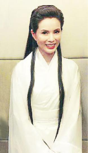 李若彤日前再以小龍女造型亮相內地節目《我不是明星》,有網民指難敵歲月留痕。(微博圖片) 李若彤日前再以小龍女造型亮相內地節目《我不是明星》,有網民指難敵歲月留痕。(微博圖片)