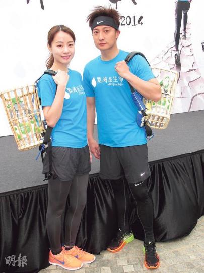 方力申與女友鄧麗欣打情罵俏,Stephy更笑說男友在內蒙古拍戲只是對着駱駝和綿羊,所以很放心呢!(攝影/記者:鍾一虹) 方力申與女友鄧麗欣打情罵俏,Stephy更笑說男友在內蒙古拍戲只是對着駱駝和綿羊,所以很放心呢!(攝影/記者:鍾一虹)