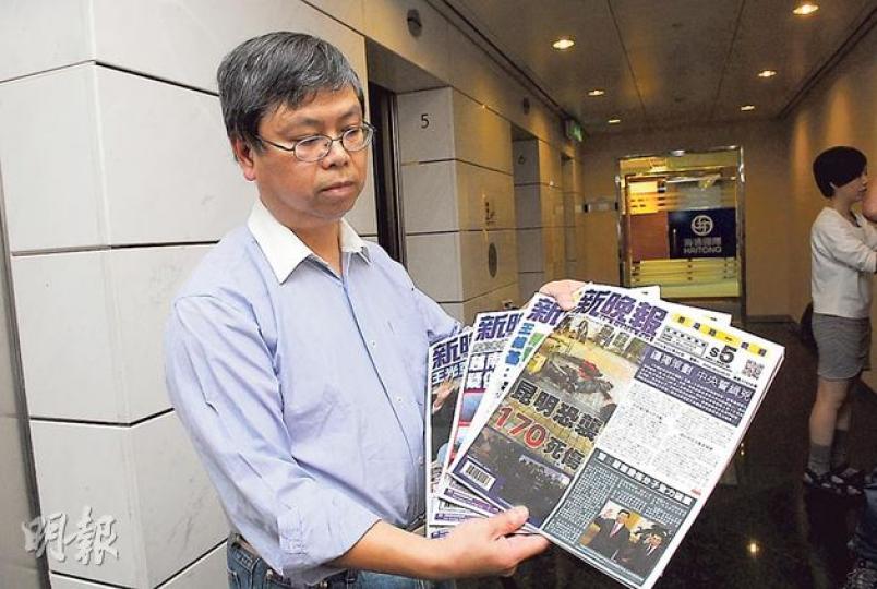 《新晚報》副總編鄧世傑（圖）表示，昨日上午已做好當天的報紙，至中午才接獲社長夏萍通知停刊，連他在內，約30名員工受影響。（鍾炳然攝）