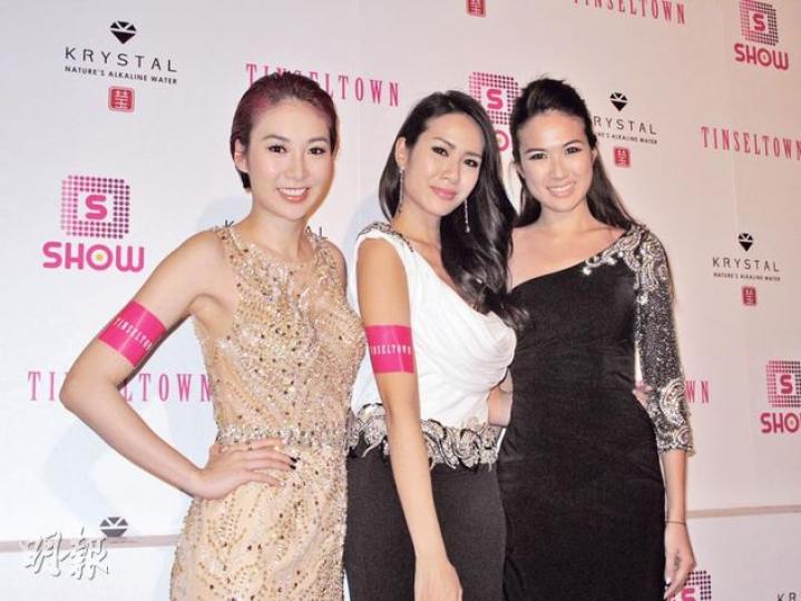 莊思敏（左起）、莊思明及莊思華三姊妹性感賀自己的時裝店開業2周年，莊思敏更表示想在上海開分店。（攝影/記者：李潔盈）陳庭欣大曬事業線性感到賀，蓋過了主人家的風頭。（攝影/記者：李潔盈）