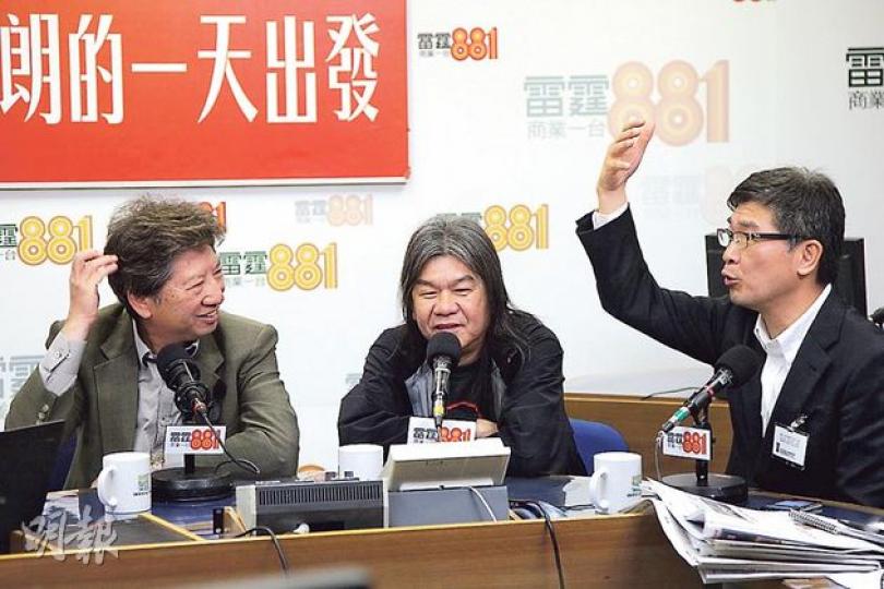 公民黨湯家驊（左起）、社民連梁國雄和民主黨單仲偕昨接受商台《在晴朗的一天出發》訪問，湯家驊指港人希望有一個沒有篩選的普選，而公民提名不是唯一方案，他稱「如果有人覺得寧願血流中環，也不要這個（沒有篩選）普選，我辭職」。（林俊源攝）