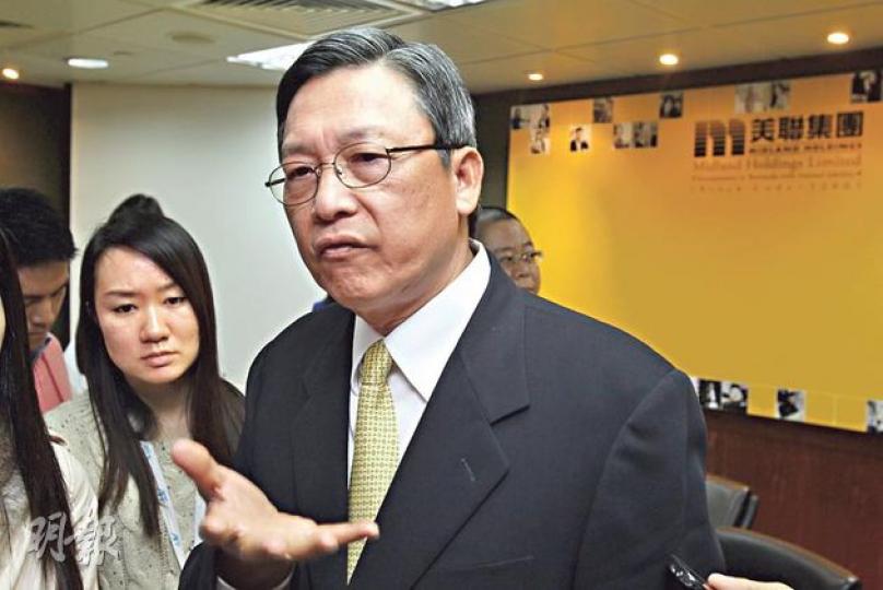 美聯集團主席黃建業昨召開記者會,對Apex基金指責逐一反駁,但表明從未視Apex為「外敵」。(林俊源攝) 美聯集團主席黃建業昨召開記者會,對Apex基金指責逐一反駁,但表明從未視Apex為「外敵」。(林俊源攝)