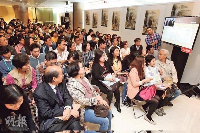 長實深水埗丰匯昨天發售最後一批93伙，所有單位於兩小時內全獲認購，標誌項目全部402伙沽清；雖然是最後一輪銷售，但仍有逾400組客人到場。 （林俊源攝）