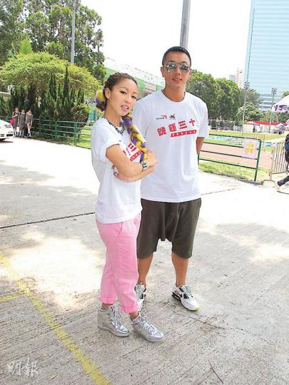 過氣情侶劉浩龍、鄭融大方合照不尷尬。（攝影/記者：楊安莉）