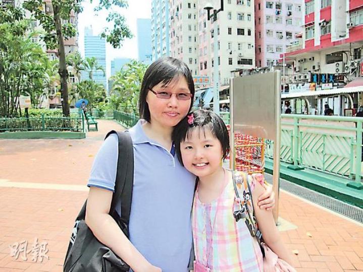 和樂邨居民簡太稱,現時物價高企,若加租一成並不合理。她說,今年預算案宣布寬減1個月租金,較往年2個月少,擔心日後可能取消寬減措施。(周翠怡攝) 和樂邨居民簡太稱,現時物價高企,若加租一成並不合理。她說,今年預算案宣布寬減1個月租金,較往年2個月少,擔心日後可能取消寬減措施。(周翠怡攝)