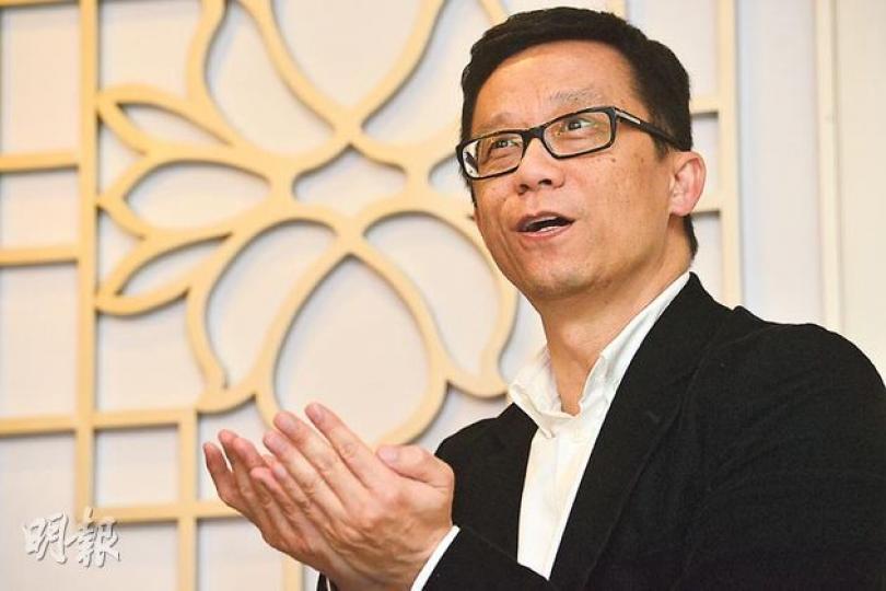 港視正等待通訊局批核新流動電視制式,王維基表示,一旦獲「開綠燈」順利開台,會開設一條24小時購物頻道,同步成立網購平台,目標吸納中高檔商戶加盟。(黃志東攝)
港視正等待通訊局批核新流動電視制式,王維基表示,一旦獲「開綠燈」順利開台,會開設一條24小時購物頻道,同步成立網購平台,目標吸納中高檔商戶加盟。(黃志東攝)