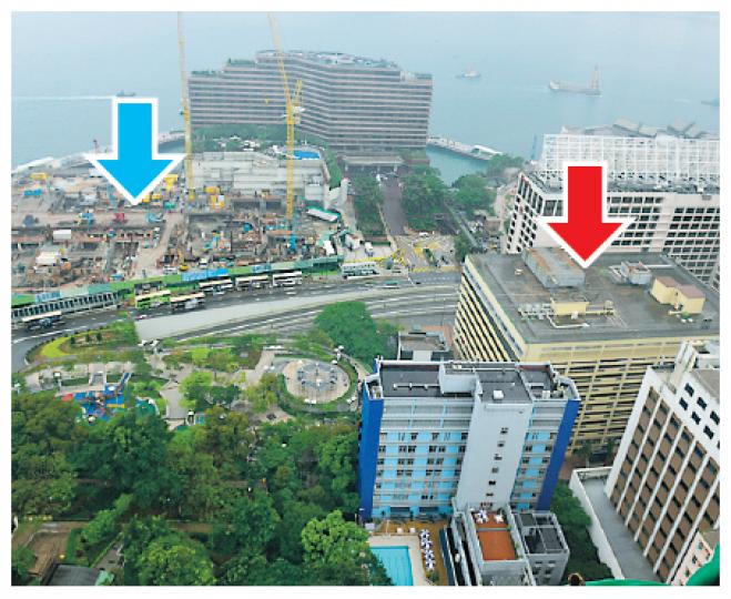 受新世界中心重建(藍箭嘴)及中間道商業項目(紅箭嘴)影響,估計凱譽部分海景單位景觀或會受遮擋。(陳淑安攝) 示範單位﹕圖為凱譽35樓B室附裝修示範單位,實用688方呎(建築918方呎),單位以深啡色為設計主調,配以不同顏色的雲石,帶出豪華的感覺。(陳淑安攝) 示範單位﹕圖為35樓F室連裝修示範單位,實用512方呎(建築684方呎),兩房間隔,此單位選用米白色為基調,營造現代及簡約室內氣氛。(陳淑安攝) 受新世界中心重建(藍箭嘴)及中間道商業項目(紅箭嘴)影響,估計凱譽部分海景單位景觀或會受遮擋。(陳淑安攝) 示範單位﹕圖為凱譽35樓B室附裝修示範單位,實用688方呎(建築918方呎),單位以深啡色為設計主調,配以不同顏色的雲石,帶出豪華的感覺。(陳淑安攝) 示範單位﹕圖為35樓F室連裝修示範單位,實用512方呎(建築684方呎),兩房間隔,此單位選用米白色為基調,營造現代及簡約室內氣氛。(陳淑安攝)