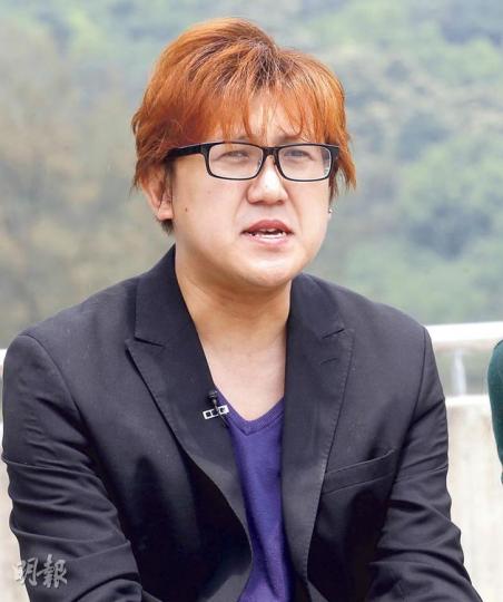 殉職領隊謝廷駿兄謝志堅寄語港人,面對不公平事時要「站出來,據理力爭」,又相信港人「在公義面前,不會軟弱、退縮」。他說,若干年後,跟自己的下一代談起這件事,可以向他們有一個交代。(李紹昌攝) 殉職領隊謝廷駿兄謝志堅寄語港人,面對不公平事時要「站出來,據理力爭」,又相信港人「在公義面前,不會軟弱、退縮」。他說,若干年後,跟自己的下一代談起這件事,可以向他們有一個交代。(李紹昌攝)