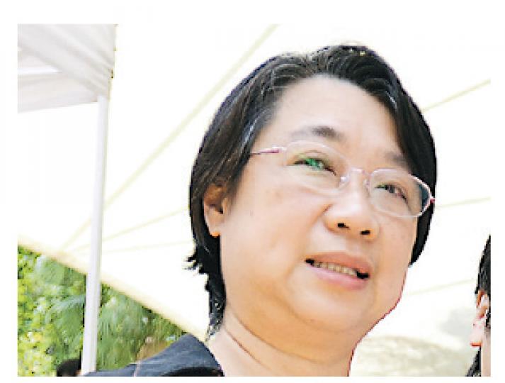 港台《城市論壇》討論海事處的南丫海難調查報告,海難死者家屬古太表示,警方調查海丫海難事件的態度令她失望。(盧翊銘攝) 港台《城市論壇》討論海事處的南丫海難調查報告,海難死者家屬古太表示,警方調查海丫海難事件的態度令她失望。(盧翊銘攝)