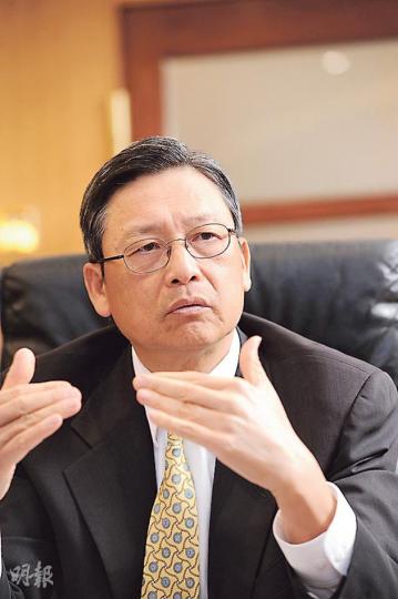 美聯主席黃建業指做代理生意如「揼石仔」,他大部分財富都是靠投資物業得來。(胡景禧攝) 美聯主席黃建業指做代理生意如「揼石仔」,他大部分財富都是靠投資物業得來。(胡景禧攝)