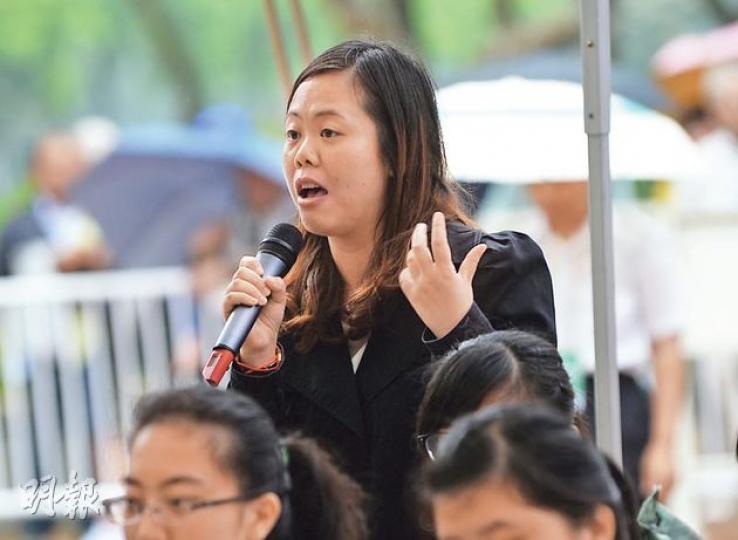 自稱任職醫生的廣西旅客楊小姐昨在《城市論壇》發言,說今次來港說普通話感到被歧視。(盧翊銘攝) 自稱任職醫生的廣西旅客楊小姐昨在《城市論壇》發言,說今次來港說普通話感到被歧視。(盧翊銘攝)