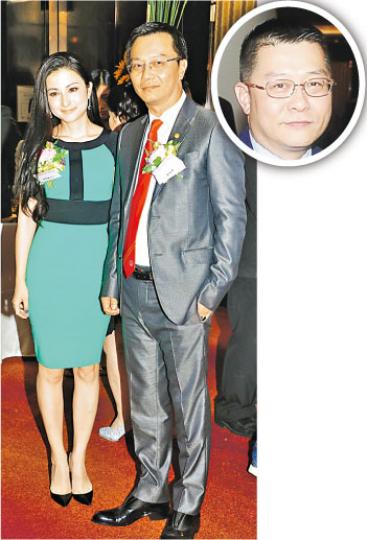 曾智雄擔任香港政協青年聯會主席,除太太外,也獲胞弟曾智明(圓圖)支持。(攝影:陳釗、孫華中)盛品儒表示與女友Michelle已拍拖一段時間,二人並大方合照。(攝影:陳釗、孫華中) 曾智雄擔任香港政協青年聯會主席,除太太外,也獲胞弟曾智明(圓圖)支持。(攝影:陳釗、孫華中)盛品儒表示與女友Michelle已拍拖一段時間,二人並大方合照。(攝影:陳釗、孫華中)