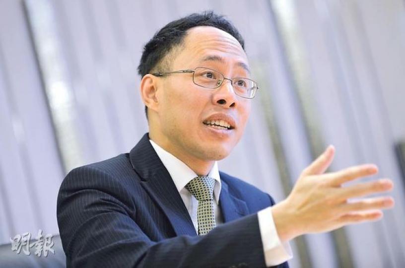 理文造紙主席李文俊20年前北上創業，他認為目前香港本身經濟增長減慢，未來機遇集中於內地市場，勉勵年輕人要向中國市場找發展機會。（余俊亮攝）