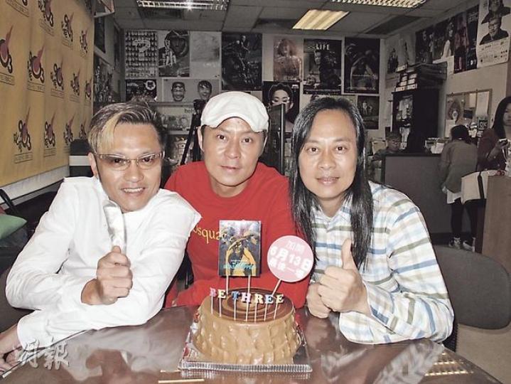 蔡一智(右起)與蔡一傑補祝蘇志威5月3日生日。(攝影/記者:楊安莉) 蔡一智(右起)與蔡一傑補祝蘇志威5月3日生日。(攝影/記者:楊安莉)