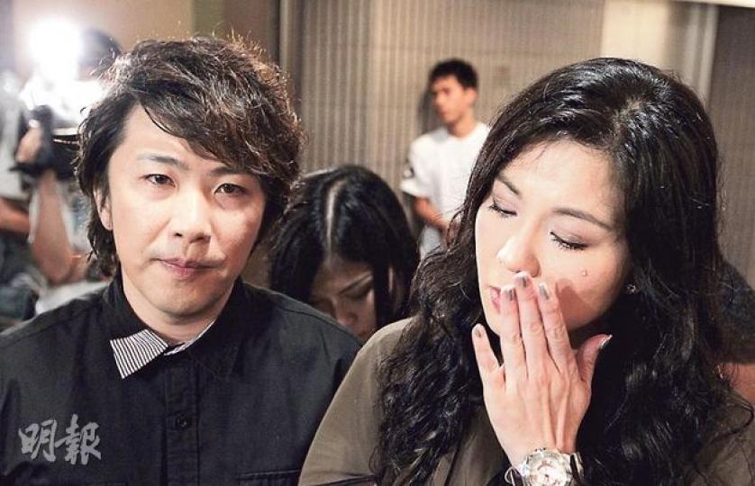 藝人劉美娟(右)及張崇德(左)昨出席兒子夭折案的聆訊,接受傳媒訪問時談及近日迎接苦等9年的終極判決,劉美娟三度落淚哽咽,說「不希望母親節收到這樣的禮物(判決)」,因為事件不應該發生。 (李澤彤攝)於劉美娟兒子夭折案中,負責接生的婦科醫生蔡明欣(左)及搶救的兒科醫生尹錦明(右),分別被控7項及1項專業失德。(鄧宗弘攝)劉美娟兒子夭折案原定昨日有裁決,但因醫委會未能完成判辭要押後。醫委會臨時主席麥列菲菲(圖)稱,本打算加時開會,但有委員「母親節有活動」,而且「大家都累,難以集中」,故決定押後。(鄧宗 藝人劉美娟(右)及張崇德(左)昨出席兒子夭折案的聆訊,接受傳媒訪問時談及近日迎接苦等9年的終極判決,劉美娟三度落淚哽咽,說「不希望母親節收到這樣的禮物(判決)」,因為事件不應該發生。 (李澤彤攝)於劉美娟兒子夭折案中,負責接生的婦科醫生蔡明欣(左)及搶救的兒科醫生尹錦明(右),分別被控7項及1項專業失德。(鄧宗弘攝)劉美娟兒子夭折案原定昨日有裁決,但因醫委會未能完成判辭要押後。醫委會臨時主席麥列菲菲(圖)稱,本打算加時開會,但有委員「母親節有活動」,而且「大家都累,難以集中」,故決定押後。(鄧宗