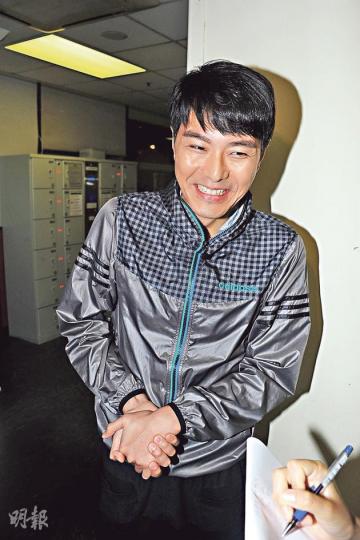 蕭正楠講新歡黃翠如時甜笑兼嘴角含春,問他舊愛何傲芝時就話無聯絡、不講感情事。(攝影/記者:陳釗)何傲芝以「邪不能勝正」回應蕭正楠與黃翠如的戀情,粉絲齊心撐她加油。(微博圖片) 蕭正楠講新歡黃翠如時甜笑兼嘴角含春,問他舊愛何傲芝時就話無聯絡、不講感情事。(攝影/記者:陳釗)何傲芝以「邪不能勝正」回應蕭正楠與黃翠如的戀情,粉絲齊心撐她加油。(微博圖片)