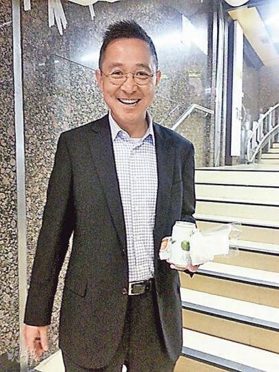 立法會秘書長陳維安話，今次議員拉布發言較少重複，即係冇咁易剪布。不過佢面對開唔完嘅會議仍保持開朗心境，笑住話「繼續做嘢囉」。（蔡瑤攝）