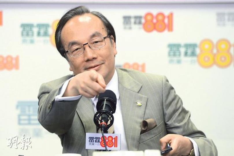 公民黨梁家傑昨日建議，6•22全民投票時，每人可投兩票，除可選擇原有3個方案，另一票則讓市民表達哪些是政改「不可接受」的元素。（黃志東攝）