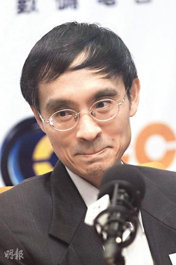 港大法律學院教授陳弘毅形容，民主派是否願意與中央對話，將是政改方案能否達成共識而獲立法會通過的關鍵。（郭慶輝攝）