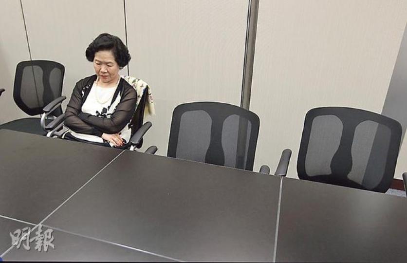 香港2020召集人陳方安生噚日約咗部分溫和泛民傾政改，仲早到咗成半個鐘，點知各「尊貴議員」紛紛遲到。（李澤彤攝）