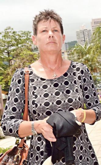 被懷疑與去年大嶼山撞死牛案有關的女測量師Sarah Ann Wilson（圖），因沒按要求提供事發時司機的資料而被控，昨被裁定罪成，罰款5000元。（葉家豪攝）