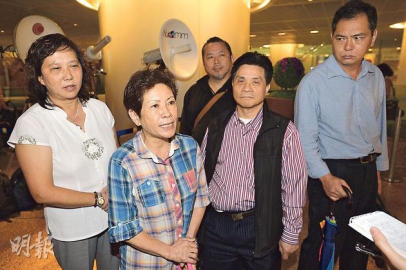 薪酬趨勢調查委員會昨開會確認薪酬趨勢調查數據，第一標準薪級公務員評議會代表李惠儀（左二）表示雖對結果失望，但尊重機制，稍後會向公務員事務局反映基層公務員期望。（鄧宗弘攝）薪酬趨勢調查委員會主席黃錦沛表示，對出席會議的5個職方代表都確認調查結果感高興。（鄧宗弘攝）