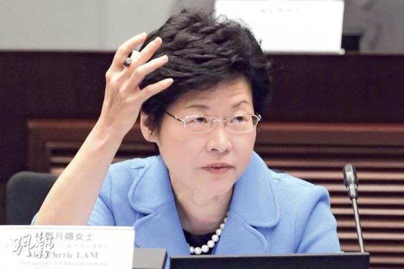 西九文化區受高鐵總站工程延誤影響,加上財政壓力影響,最終地面的第一至三期文化設施,以及地底的地庫及基建,都要「斬件」興建。西九董事局主席林鄭月娥形容這是經討論後務實的做法,反指當初在2008年計劃一次過興建所有設施是野心太大。(郭慶輝攝)(明報製圖) 西九文化區受高鐵總站工程延誤影響,加上財政壓力影響,最終地面的第一至三期文化設施,以及地底的地庫及基建,都要「斬件」興建。西九董事局主席林鄭月娥形容這是經討論後務實的做法,反指當初在2008年計劃一次過興建所有設施是野心太大。(郭慶輝攝)(明報製圖)