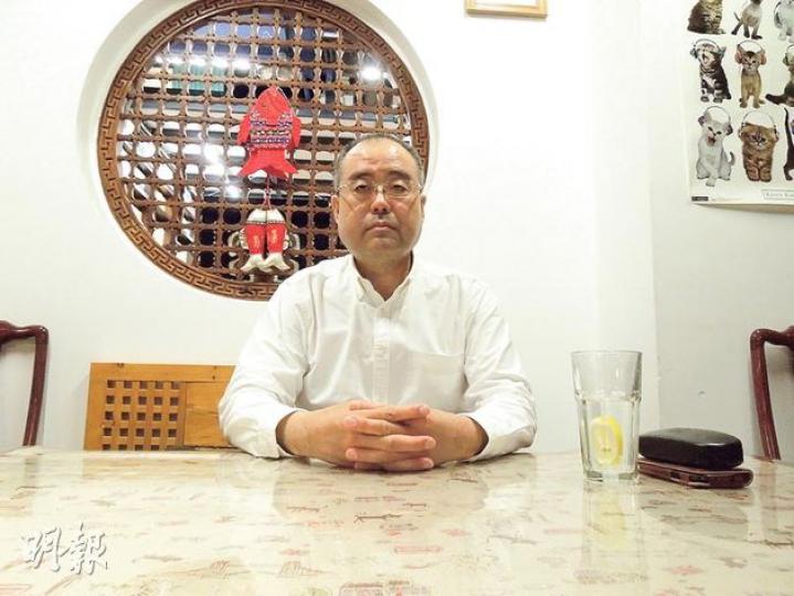 走出秦城監獄後,劉蘇里以經營書店營生。對於六四,劉認為此事必須上法庭,還歷史以正義。(明報記者攝) 走出秦城監獄後,劉蘇里以經營書店營生。對於六四,劉認為此事必須上法庭,還歷史以正義。(明報記者攝)