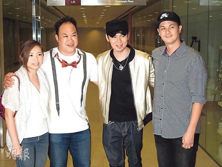 許懷谷（左二起）、林宏龍、許懷欣同樣熱愛音樂。（攝影/記者：鍾一虹）