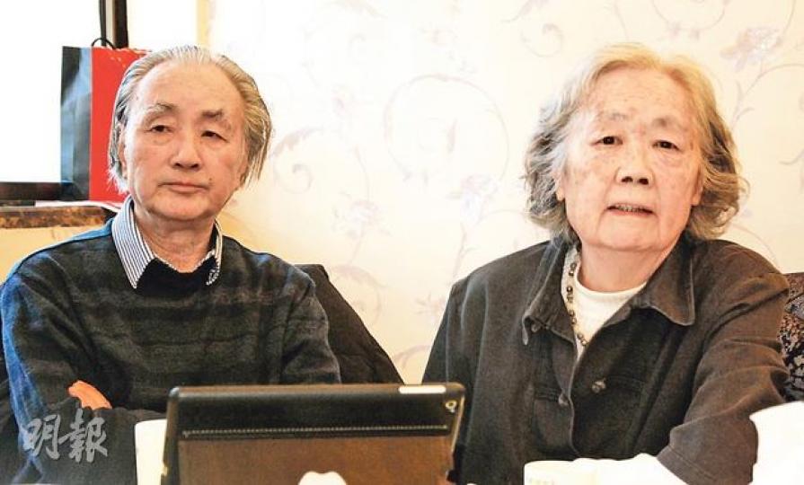 25年前痛失愛子的丁子霖(右)和丈夫蔣培坤(左)較早時接受本報訪問。記者近日分別致電丁子霖北京及江蘇無錫老家的電話,均無法與她取得聯繫。(明報記者攝) 25年前痛失愛子的丁子霖(右)和丈夫蔣培坤(左)較早時接受本報訪問。記者近日分別致電丁子霖北京及江蘇無錫老家的電話,均無法與她取得聯繫。(明報記者攝)