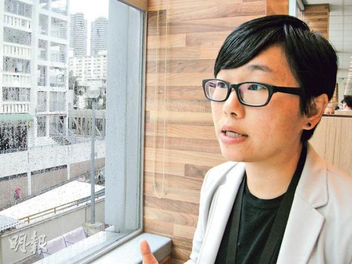 支聯會青年組主席鄒旻芳出身自「河蟹」中學,中六那年查六四資料被血腥鎮壓照片喚醒,如今積極籌辦交流活動,希望年輕一代認識六四。(鄭宏禮攝) 支聯會青年組主席鄒旻芳出身自「河蟹」中學,中六那年查六四資料被血腥鎮壓照片喚醒,如今積極籌辦交流活動,希望年輕一代認識六四。(鄭宏禮攝)