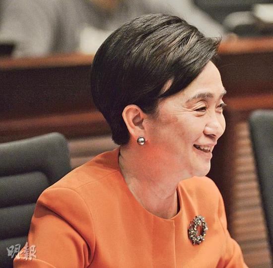 民主黨主席劉慧卿(圖)表示,最近聽聞全國政協副主席董建華曾「走到北京,跟北京說普選不是對的、並非對香港好」。她希望商界、親北京陣營的人多「出聲」,說服北京接受普選。(余俊亮攝) 民主黨主席劉慧卿(圖)表示,最近聽聞全國政協副主席董建華曾「走到北京,跟北京說普選不是對的、並非對香港好」。她希望商界、親北京陣營的人多「出聲」,說服北京接受普選。(余俊亮攝)