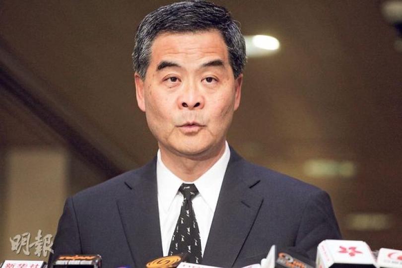 特首梁振英昨會見傳媒,形容《白皮書》內容豐富,對追求「中國夢」有積極意義。(李紹昌攝) 特首梁振英昨會見傳媒,形容《白皮書》內容豐富,對追求「中國夢」有積極意義。(李紹昌攝)
