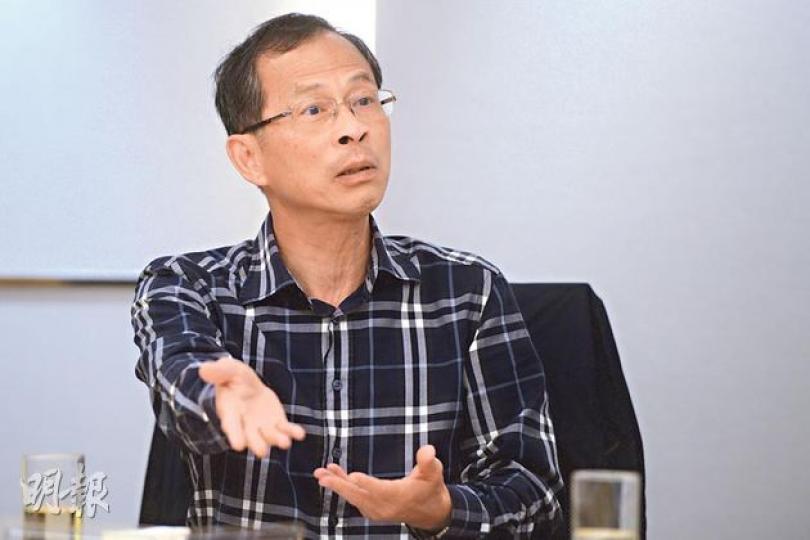 立法會主席曾鈺成上周六在明報政改座談會上說,若政改拉倒,「一國兩制」的往後發展值得擔心。他指「一國兩制」由已故領導人鄧小平提出,認為「先一兩代(領導人)梗係當(一國兩制)是神聖」,但新一代領導人是否仍這樣緊張「一國兩制」?(黃志東攝) 立法會主席曾鈺成上周六在明報政改座談會上說,若政改拉倒,「一國兩制」的往後發展值得擔心。他指「一國兩制」由已故領導人鄧小平提出,認為「先一兩代(領導人)梗係當(一國兩制)是神聖」,但新一代領導人是否仍這樣緊張「一國兩制」?(黃志東攝)