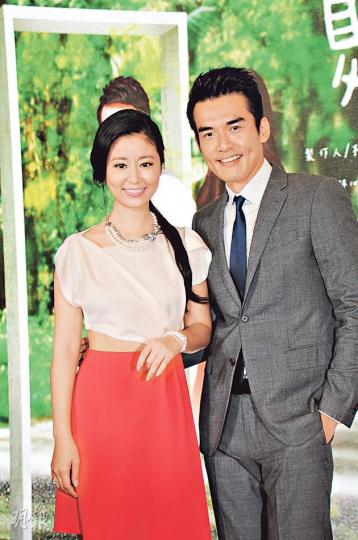 林心如(左)叫楊一展(右)介紹男仔給她認識。(攝影/記者﹕梁榮達) 林心如(左)叫楊一展(右)介紹男仔給她認識。(攝影/記者﹕梁榮達)