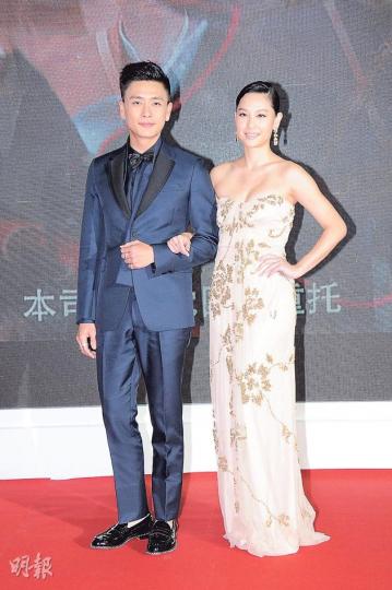 徐子珊挽着黃宗澤出場惹來尖叫聲。(攝影/記者﹕梁榮達) 陳法蓉穿上晚裝現身風采依然。(攝影/記者﹕梁榮達) 吳奇隆擔任評審獲益良多。(攝影/記者﹕梁榮達) 苗僑偉與張馨予著得靚靚出席頒獎禮。(攝影/記者﹕梁榮達) 徐子珊挽着黃宗澤出場惹來尖叫聲。(攝影/記者﹕梁榮達) 陳法蓉穿上晚裝現身風采依然。(攝影/記者﹕梁榮達) 吳奇隆擔任評審獲益良多。(攝影/記者﹕梁榮達) 苗僑偉與張馨予著得靚靚出席頒獎禮。(攝影/記者﹕梁榮達)