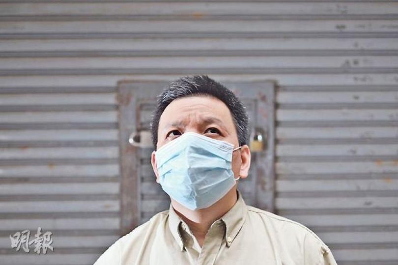 DR毒針事故事發近兩年,律政司仍未提出檢控,死者丈夫楊先生(圖)質疑律政司進度緩慢。(葉家豪攝) DR毒針事故事發近兩年,律政司仍未提出檢控,死者丈夫楊先生(圖)質疑律政司進度緩慢。(葉家豪攝)