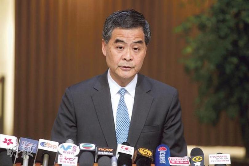 特首梁振英昨重申,東北新界發展計劃「不可能不遷不拆」,強調政府在過去3年已有不同的諮詢,聽取市民意見,表明會盡量照顧市民搬遷的需要。(李紹昌攝) 特首梁振英昨重申,東北新界發展計劃「不可能不遷不拆」,強調政府在過去3年已有不同的諮詢,聽取市民意見,表明會盡量照顧市民搬遷的需要。(李紹昌攝)