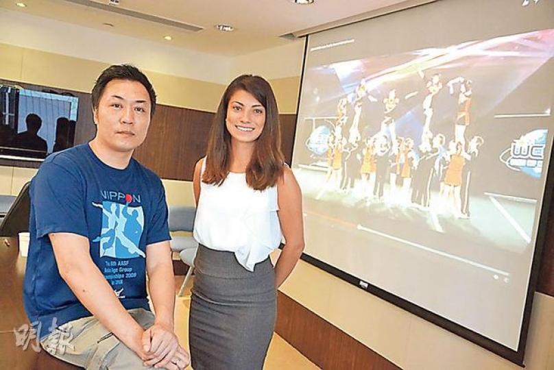 非牟利團體Hong Kong Cheer Union(HKCU)今年3月在港設辦事處,計劃向本地和國際中小學校推廣競技啦啦隊運動。圖為HKCU業務部經理Jayde Pamuk(右)及技術委員會主席陳志豪(左)。(余瑋攝) 非牟利團體Hong Kong Cheer Union(HKCU)今年3月在港設辦事處,計劃向本地和國際中小學校推廣競技啦啦隊運動。圖為HKCU業務部經理Jayde Pamuk(右)及技術委員會主席陳志豪(左)。(余瑋攝)