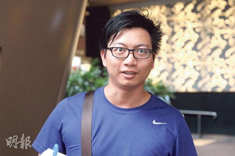 來自廣州的自由行旅客簡先生:每次來港只有2至3天,故較少在港睇戲,但如果有外國大型製作、本港特色電影及內地禁播的電影,亦會考慮來港睇戲。(林俊源攝)本港市民吳先生:擔心租金成本轉嫁至消費者,如果一張戲票加至100元以上,可能會減少睇戲次數,只選擇睇較喜歡的電影。(林俊源攝) 來自廣州的自由行旅客簡先生:每次來港只有2至3天,故較少在港睇戲,但如果有外國大型製作、本港特色電影及內地禁播的電影,亦會考慮來港睇戲。(林俊源攝)本港市民吳先生:擔心租金成本轉嫁至消費者,如果一張戲票加至100元以上,可能會減少睇戲次數,只選擇睇較喜歡的電影。(林俊源攝)