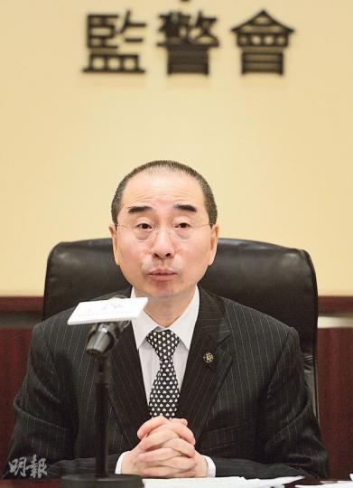 剛上任的郭琳廣昨首次以監警會主席身分見傳媒,表示不派觀察員到立法會外監察反新界東北發展示威,是擔心影響日後審核投訴個案的「獨立、公平、公正」,但七一遊行則會繼續派員觀察。(黃志東攝) 剛上任的郭琳廣昨首次以監警會主席身分見傳媒,表示不派觀察員到立法會外監察反新界東北發展示威,是擔心影響日後審核投訴個案的「獨立、公平、公正」,但七一遊行則會繼續派員觀察。(黃志東攝)