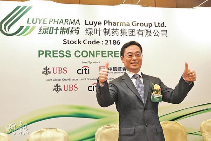 集資近60億的新股綠葉製藥之前在新加坡上市,私有化後再來港上市。綠葉執行主席劉殿波昨日表示,由星洲移師香港,因看重香港資本市場的活躍度,以及投資者及分析師對醫藥板塊的關注度。(李紹昌攝) 集資近60億的新股綠葉製藥之前在新加坡上市,私有化後再來港上市。綠葉執行主席劉殿波昨日表示,由星洲移師香港,因看重香港資本市場的活躍度,以及投資者及分析師對醫藥板塊的關注度。(李紹昌攝)