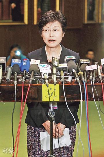 政務司長林鄭月娥昨日懇請立法會議員以大局為重,以市民福祉為依歸,在財委會盡快通過待批的撥款項目。(郭慶輝攝) 政務司長林鄭月娥昨日懇請立法會議員以大局為重,以市民福祉為依歸,在財委會盡快通過待批的撥款項目。(郭慶輝攝)
