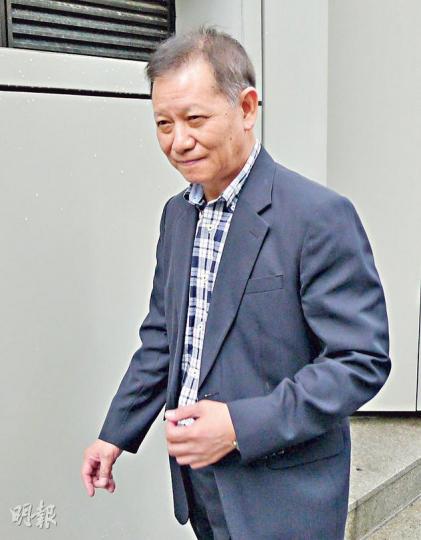 關雄生的生意拍檔錢月明(圖)同意許仕仁見多識廣,為人友善。3人相識多年,許既是二人好朋友,亦為二人提供意見。(何偉畧攝)許仕仁(圖)被形容為人慷慨,對不同事物皆有深入認識,喜歡探究友儕的話題,與相識多年好友錢月明皆是球迷,相聚時既談經濟與世界時事,亦談「波經」。(李紹昌攝) 關雄生的生意拍檔錢月明(圖)同意許仕仁見多識廣,為人友善。3人相識多年,許既是二人好朋友,亦為二人提供意見。(何偉畧攝)許仕仁(圖)被形容為人慷慨,對不同事物皆有深入認識,喜歡探究友儕的話題,與相識多年好友錢月明皆是球迷,相聚時既談經濟與世界時事,亦談「波經」。(李紹昌攝)